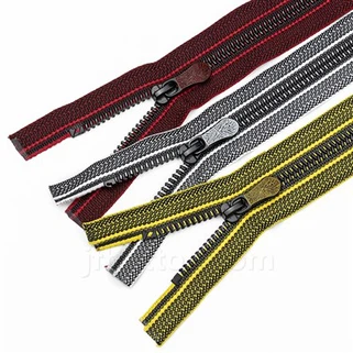 Zipper scartha plaisteach múnlaithe