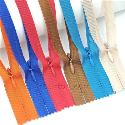 Conas tomhsaire zipper a thomhas (méid)